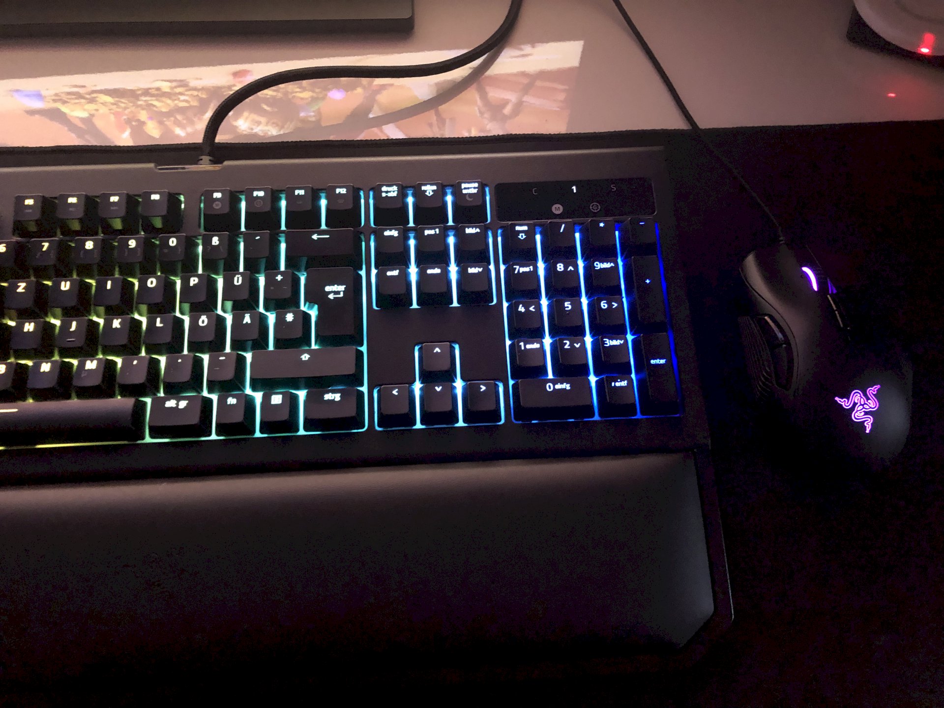 Razer Keyboard White On Fortnite Razer Blackwidow Chroma V2 Changes Color When I Go Into A Game Fortnite Re Fortnite